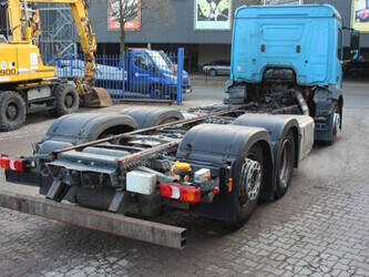 2016-mercedes-benz-antos-2533-1434099-46093235