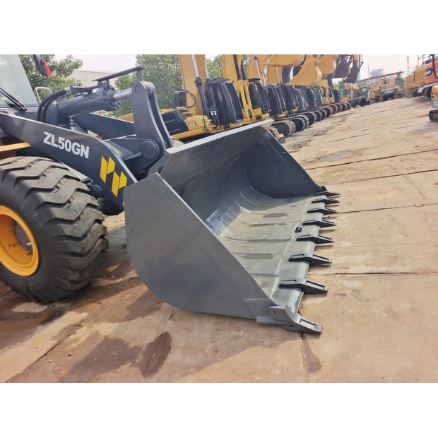 2024 اكس سي ام جي ZL50GN-46094079