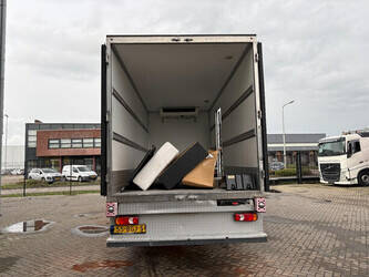 2015-daf-lf220fa-1434188-46095318