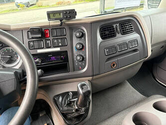 2015-daf-lf220fa-1434188-46095322