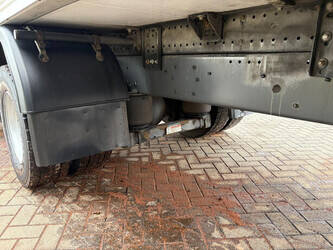 2015-daf-lf220fa-1434188-46095325