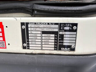 2015-daf-lf220fa-1434188-46095329