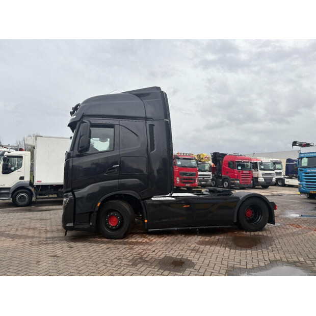 2024 Iveco AS440ST/FP-46095335