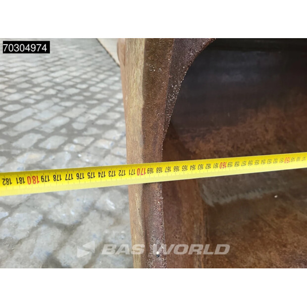 2015 هيتاشى ZX210LC-5B-46095372