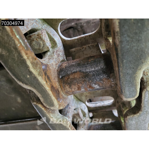 2015 هيتاشى ZX210LC-5B-46095393