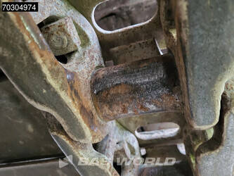 2015-hitachi-zx210lc-5b-1396651-46095393