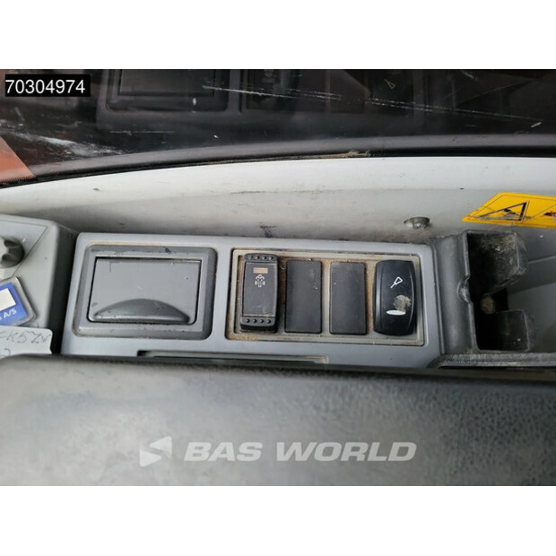 2015 هيتاشى ZX210LC-5B-46095400