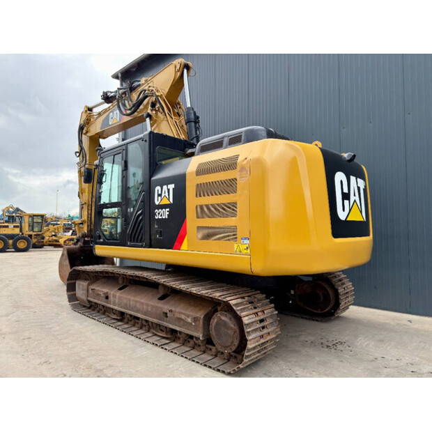 2016 Caterpillar 320FL-46109577