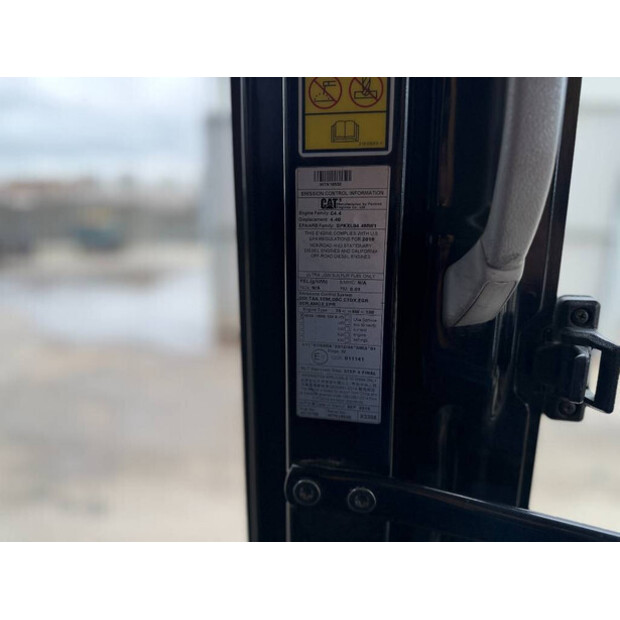 2016 Caterpillar 320FL-46109618