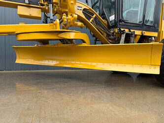 2018-caterpillar-140k-1434289-46110610