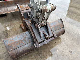 2010-takeuchi-tb235-1434291-46110678