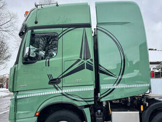 2016-mercedes-benz-actros-4163-46112362