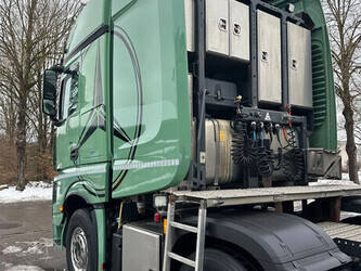 2016-mercedes-benz-actros-4163-46112364