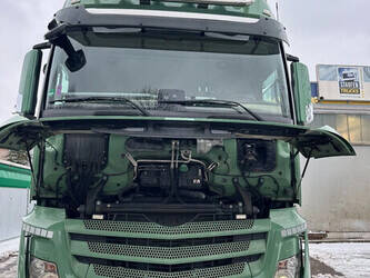 2016-mercedes-benz-actros-4163-46112373