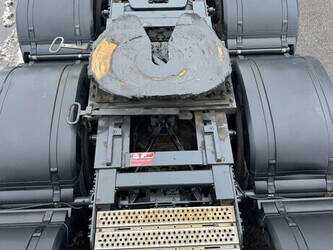 2016-mercedes-benz-actros-4163-46112375