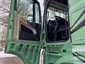 2016-mercedes-benz-actros-4163-46112378