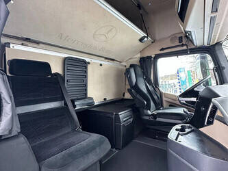 2016-mercedes-benz-actros-4163-46112383