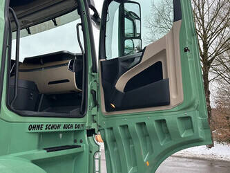 2016-mercedes-benz-actros-4163-46112385