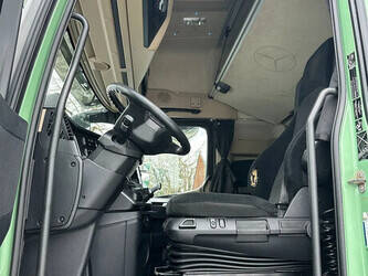 2016-mercedes-benz-actros-4163-46112387