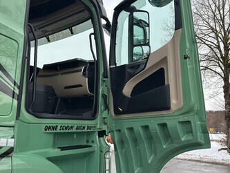 2016-mercedes-benz-actros-4163-46112397