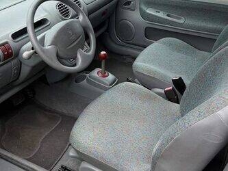 2004-renault-twingo-1434353-46125077