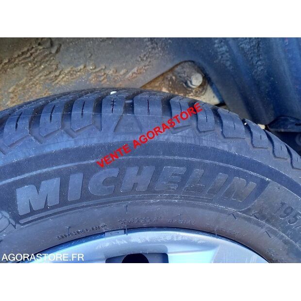 2012 Renault Kangoo-46125315