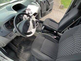 2008-renault-kangoo-1434368-46125352