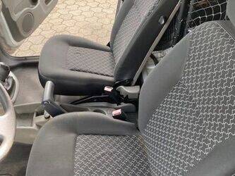 2008-renault-kangoo-1434368-46125357