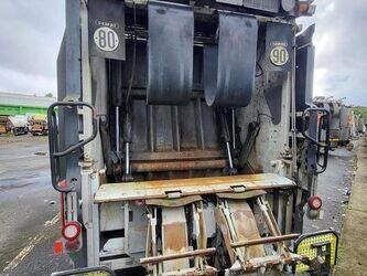 2013-renault-premium-1434369-46125364