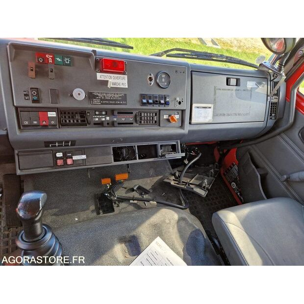 1999 Renault M210-46125465