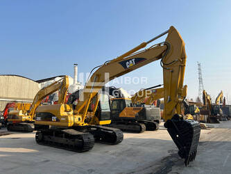 صورة ل حفارات 2026 كاتربيلر 320C