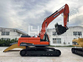 صورة ل حفارات مجنزرة 2025 دووسان DX300