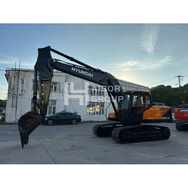 2023 Hyundai R220LC-9S-46125953