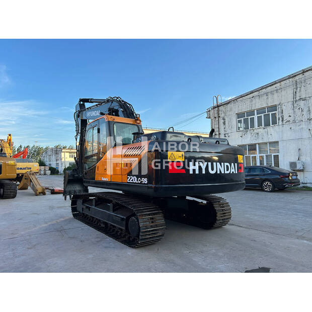 2023 Hyundai R220LC-9S-46125956