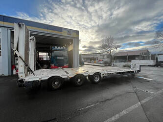 2001-nooteboom-others-1434414-46126154