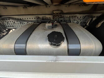 2014-mercedes-benz-antos-2540-1434416-46126256