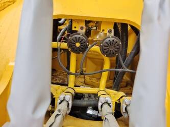 2025-komatsu-pc200-8-46126641