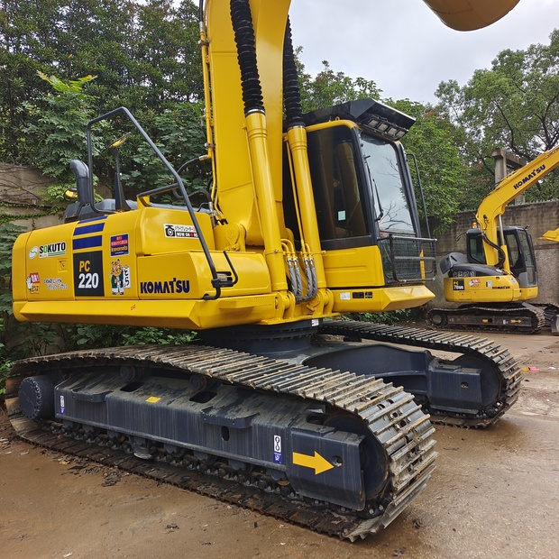 2025 Komatsu PC220-8-46126832