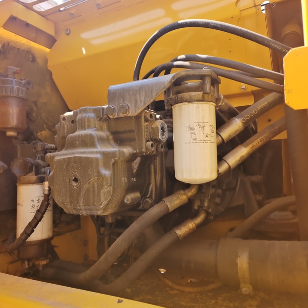 2025 Komatsu PC240-8-46126892