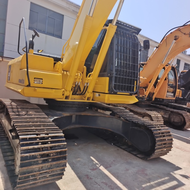 2025 Komatsu PC240-8-46126893