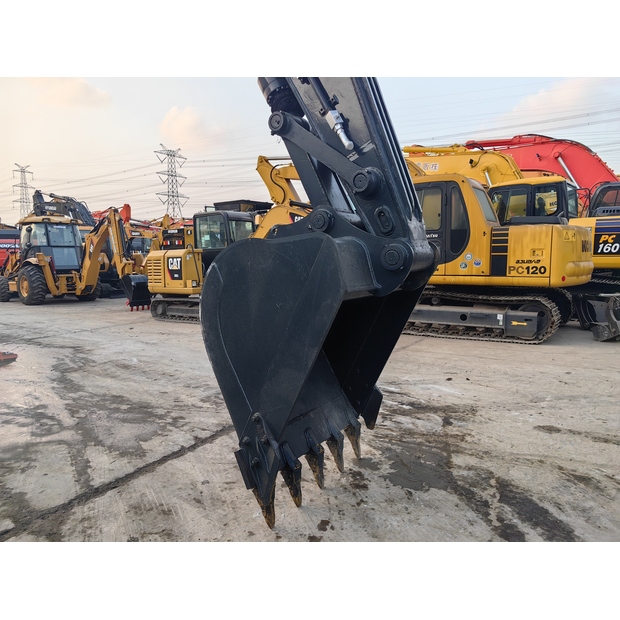 2020 Hyundai 220HD-46127074