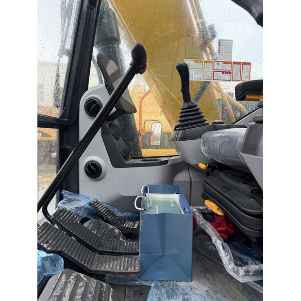 2025 ليوكونج 915F-46127237