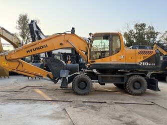 2024-hyundai-210w-9t-46127305