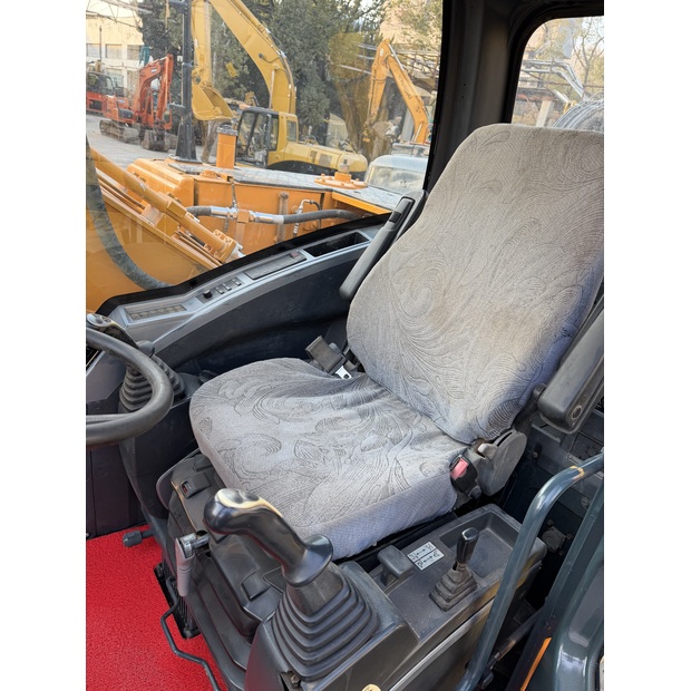 2024 Hyundai 210W-9T-46127308