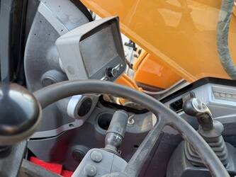 2024-hyundai-210w-9t-46127310