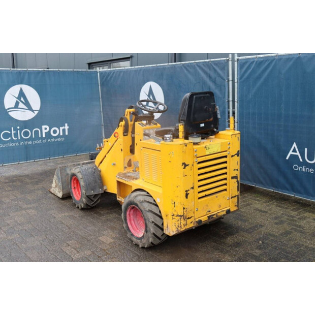 2018 Knikmops 90-46128385