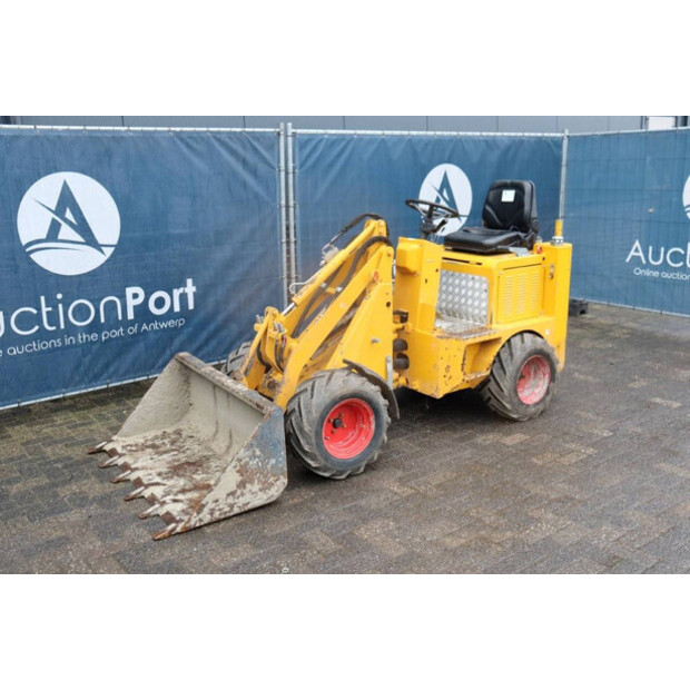 2018 Knikmops 90-46128390