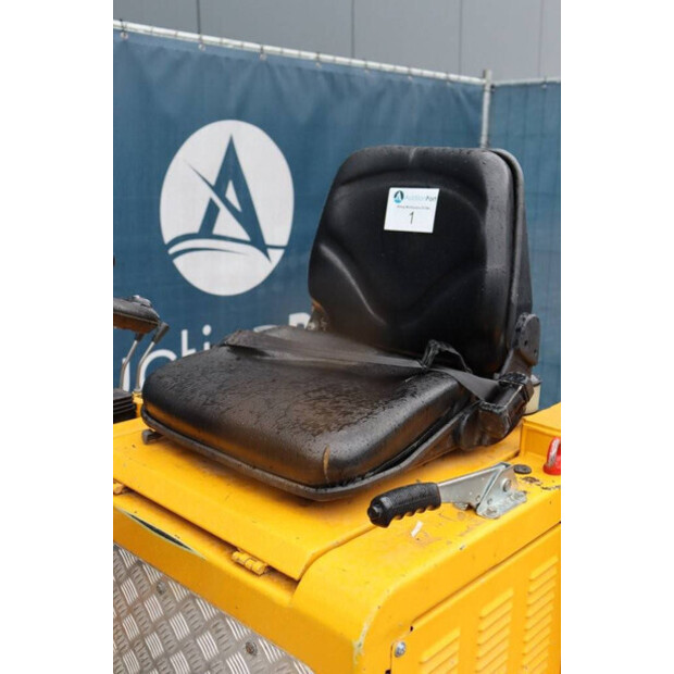 2018 Knikmops 90-46128404