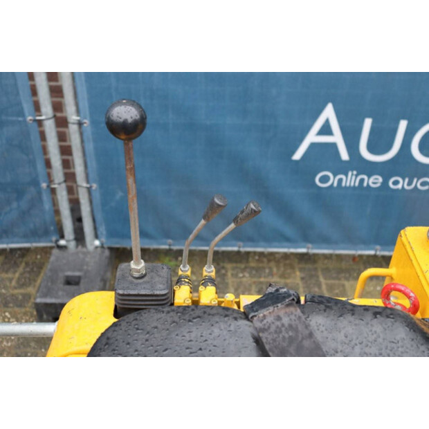 2018 Knikmops 90-46128409