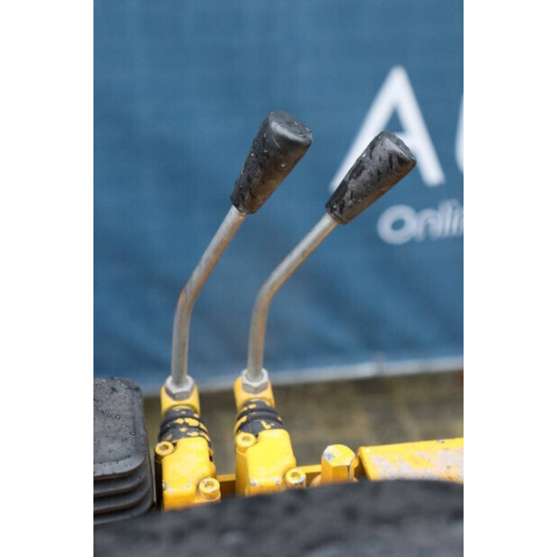 2018 Knikmops 90-46128411